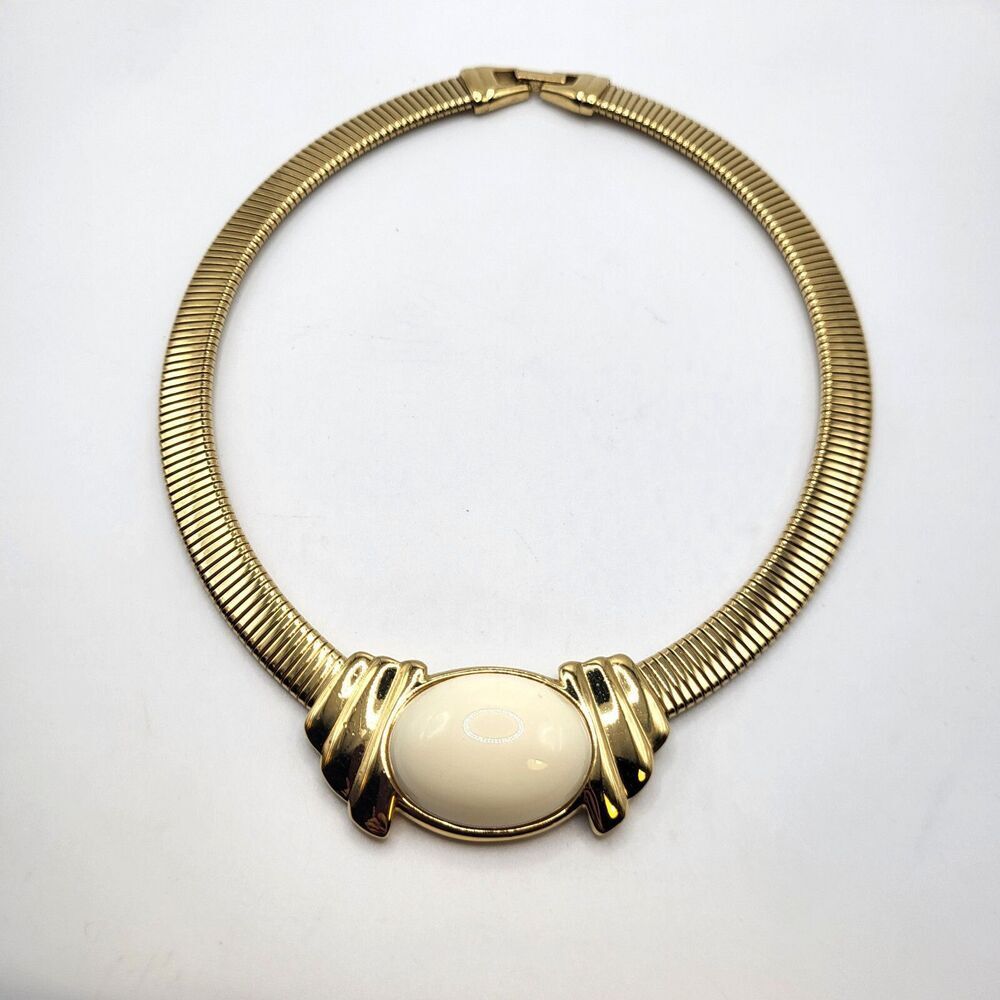 TRIFARI Large Cream Cab Pendant on Flex Snake Chain Necklace Classy!
